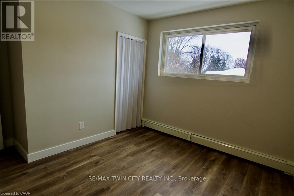 304 - 122 Sixth Avenue, Kitchener, Ontario  N2C 1R1 - Photo 12 - X12597762