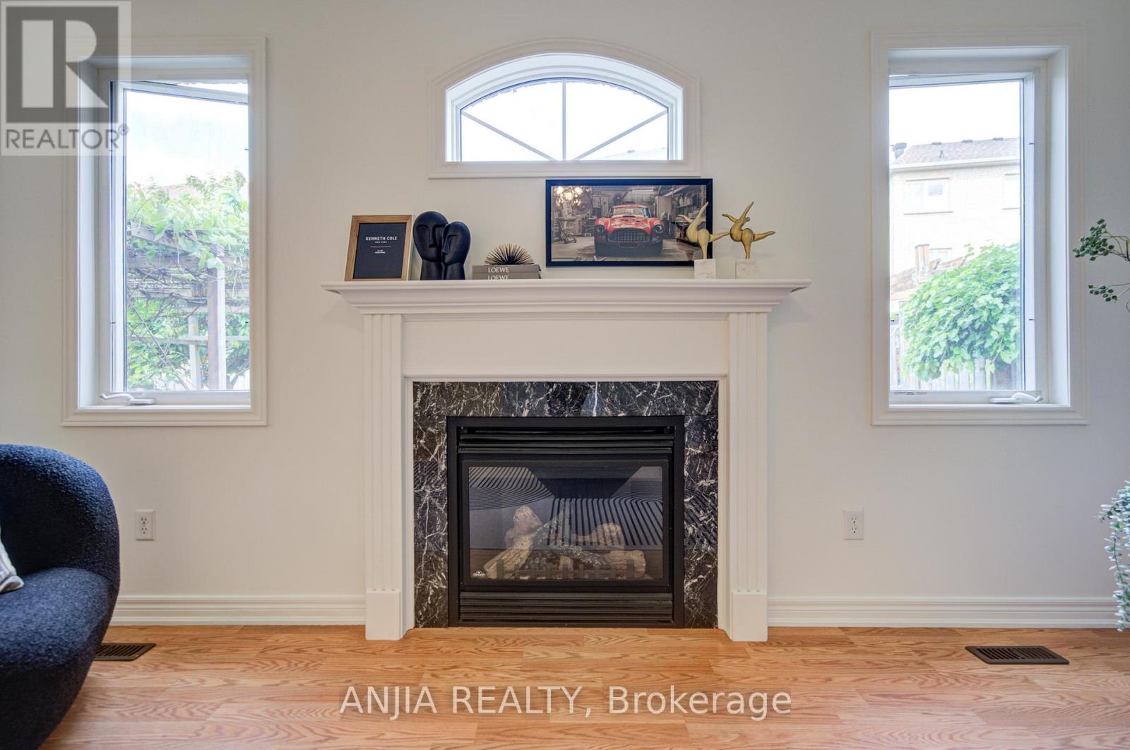 4 Willow Street, Markham, Ontario  L6E 0G3 - Photo 13 - N13413414