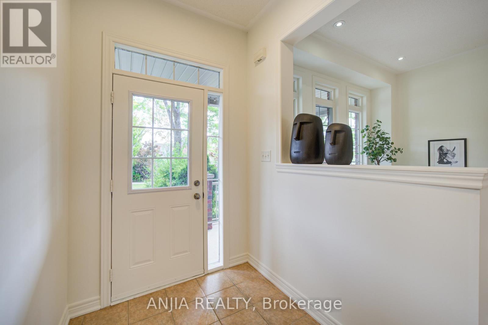 4 Willow Street, Markham, Ontario  L6E 0G3 - Photo 3 - N13413414