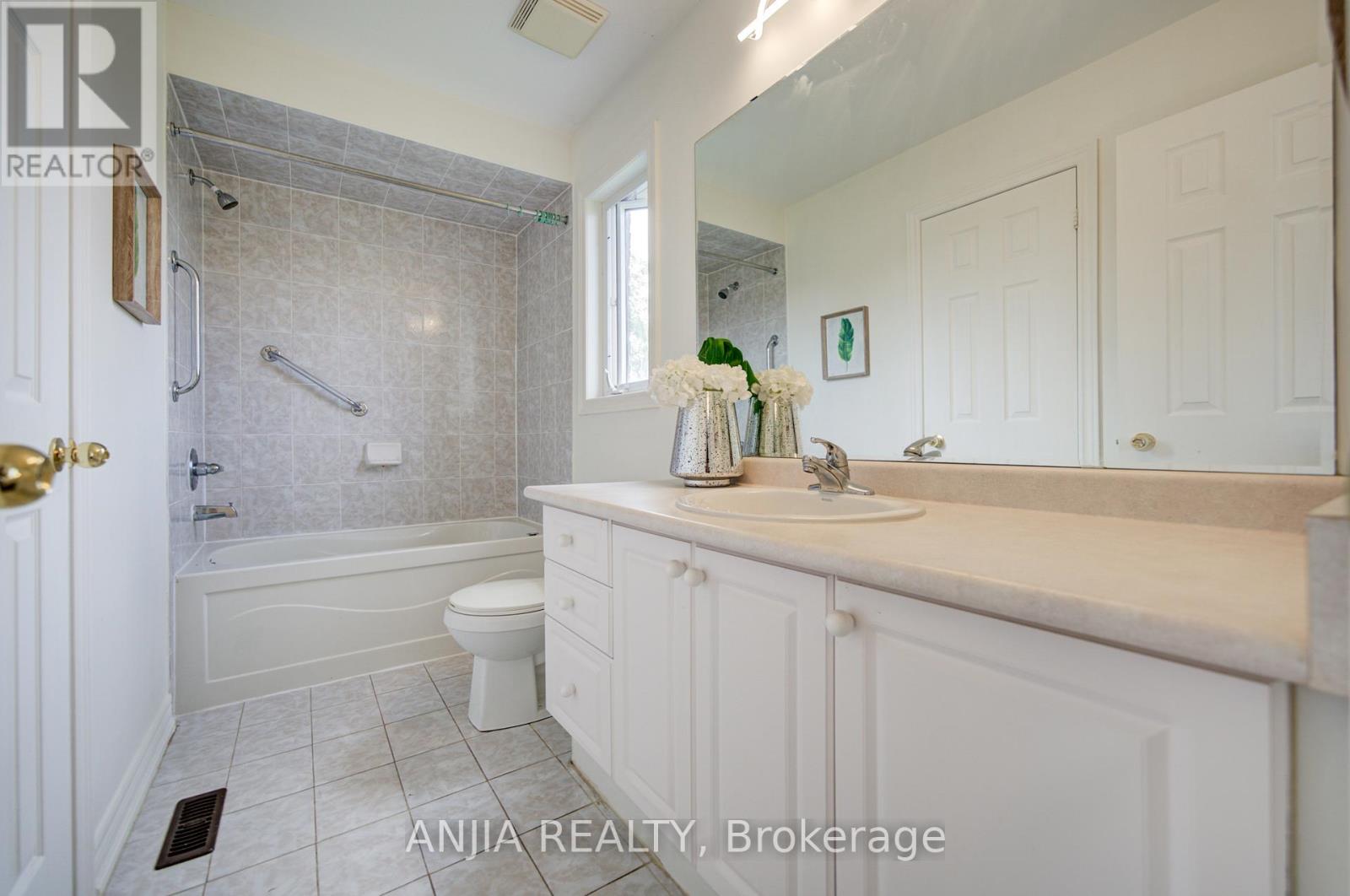 4 Willow Street, Markham, Ontario  L6E 0G3 - Photo 35 - N13413414