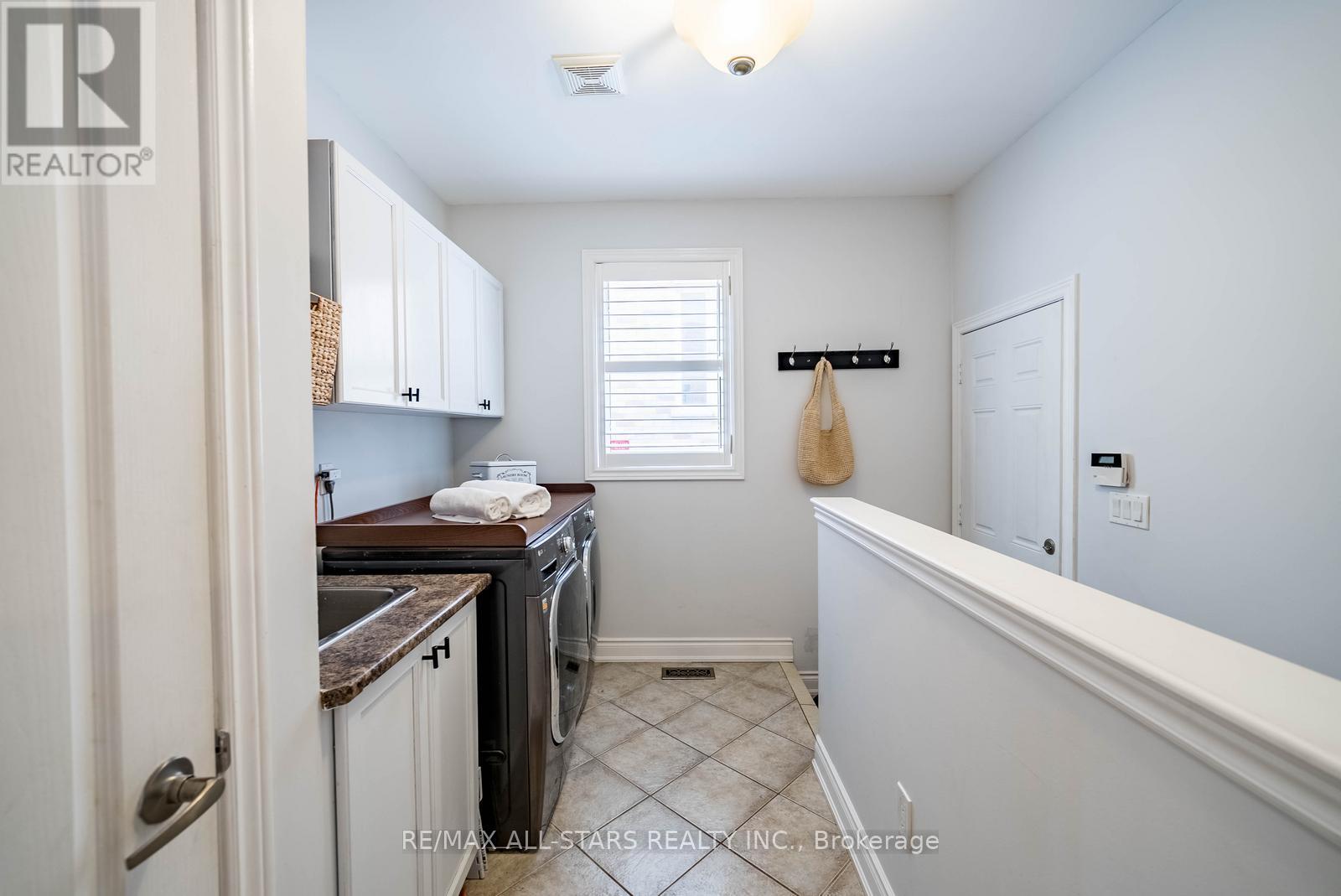 1016 Nellie Little Crescent, Newmarket, Ontario  L3X 3E5 - Photo 24 - N13413576