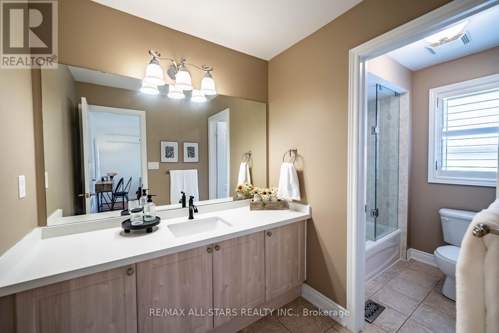 1016 Nellie Little Crescent, Newmarket, Ontario  L3X 3E5 - Photo 33 - N13413576
