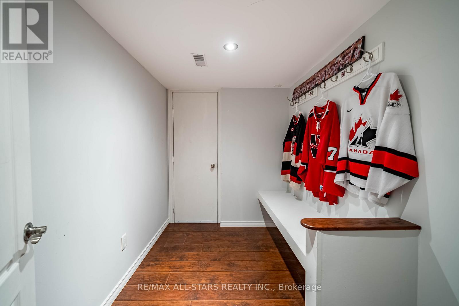 1016 Nellie Little Crescent, Newmarket, Ontario  L3X 3E5 - Photo 41 - N13413576