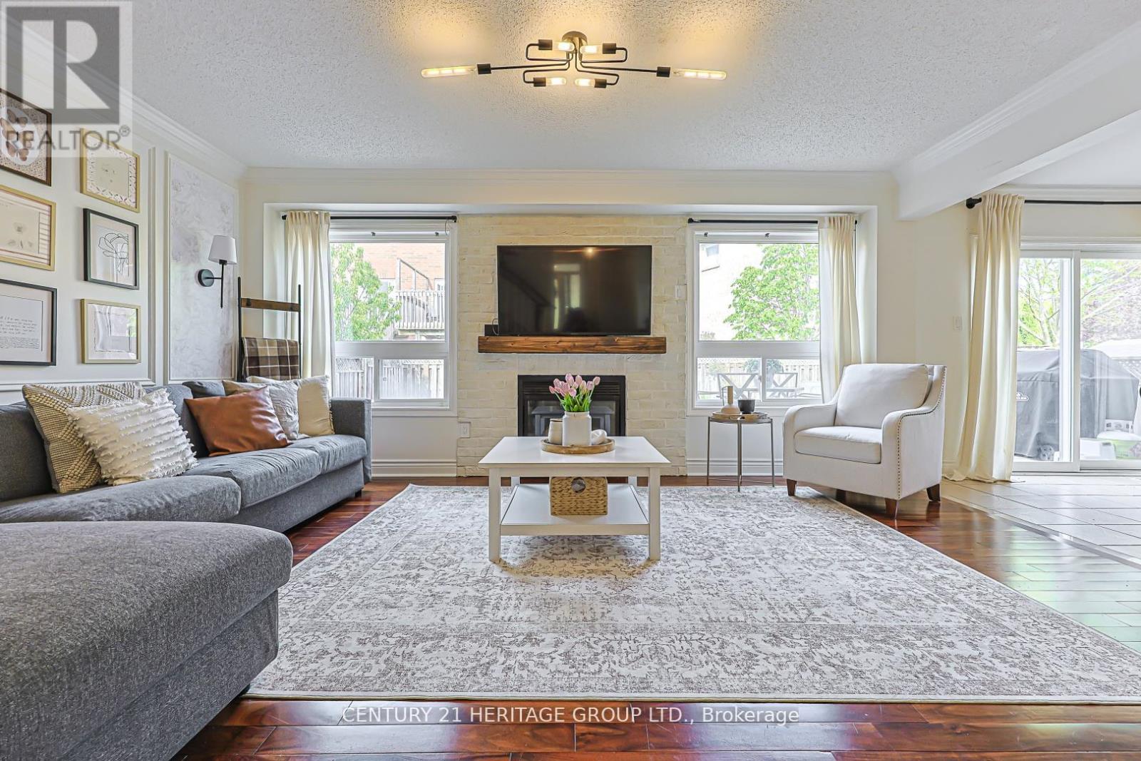 996 Oaktree Crescent, Newmarket, Ontario  L3X 2Z2 - Photo 7 - N13413682