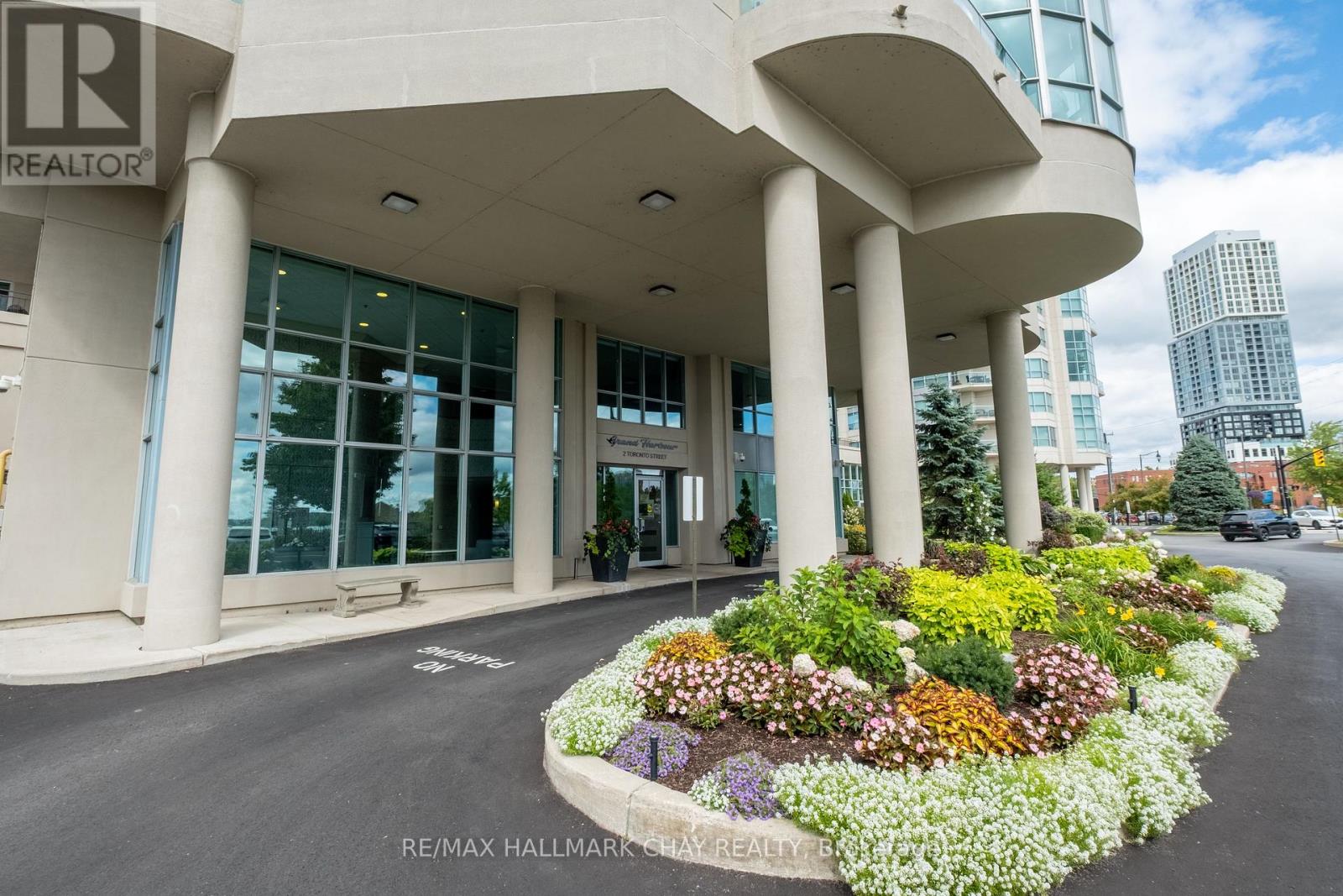 310 - 2 Toronto Street, Barrie (City Centre), Ontario L4N 9R2 - Photo 2 - S13413562