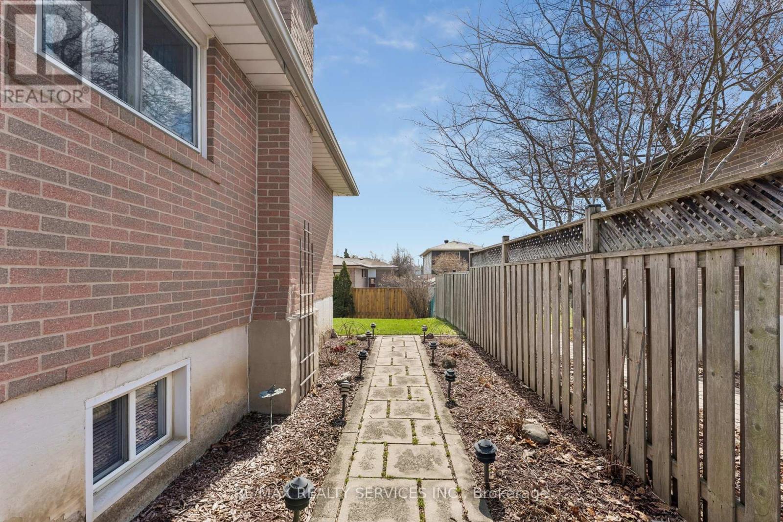21 Willis Drive, Brampton, Ontario  L6W 1A8 - Photo 41 - W13413416