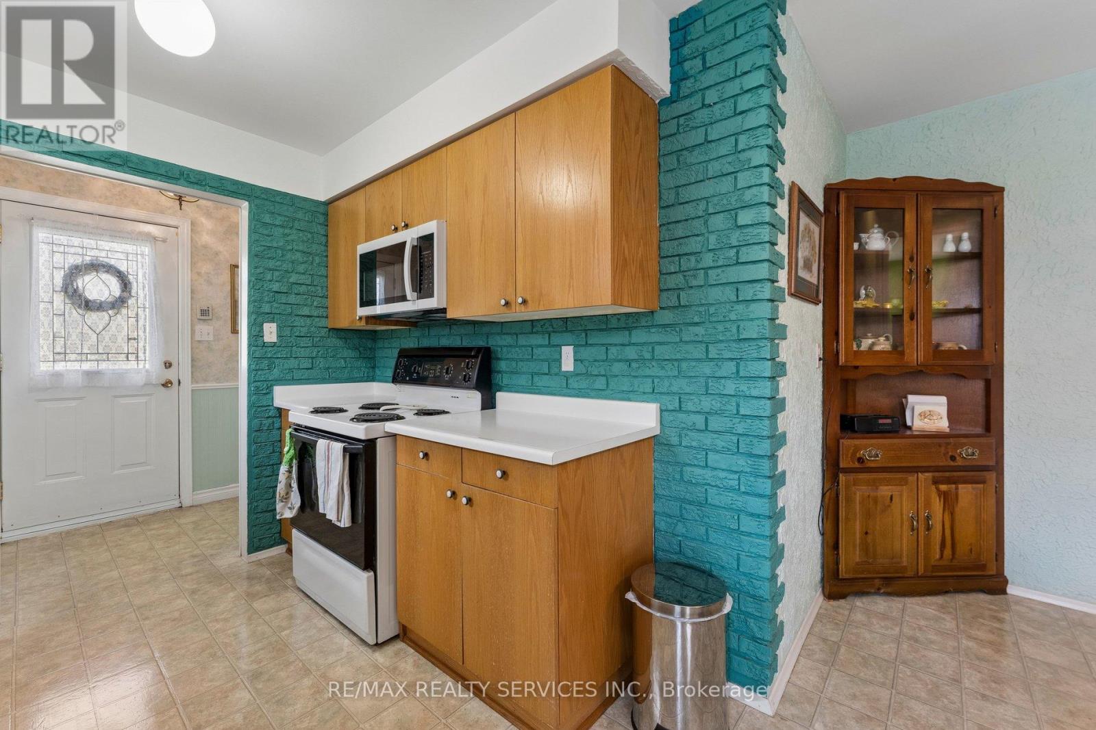 21 Willis Drive, Brampton, Ontario  L6W 1A8 - Photo 8 - W13413416