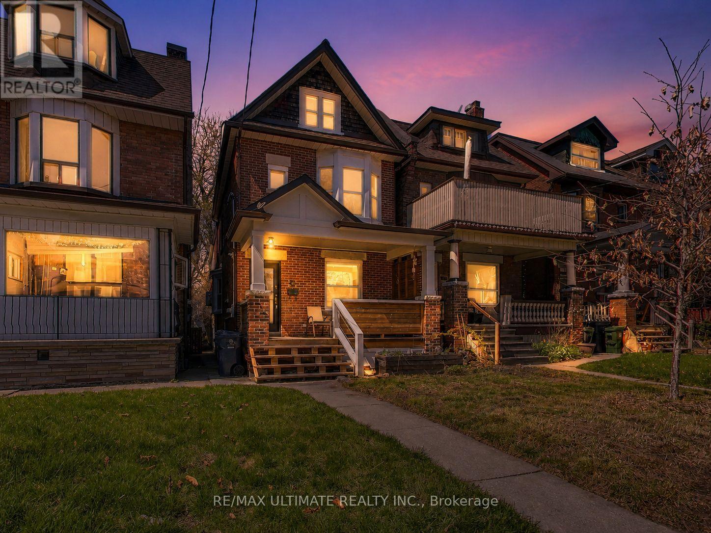 24 PAULINE AVENUE, Toronto, Ontario