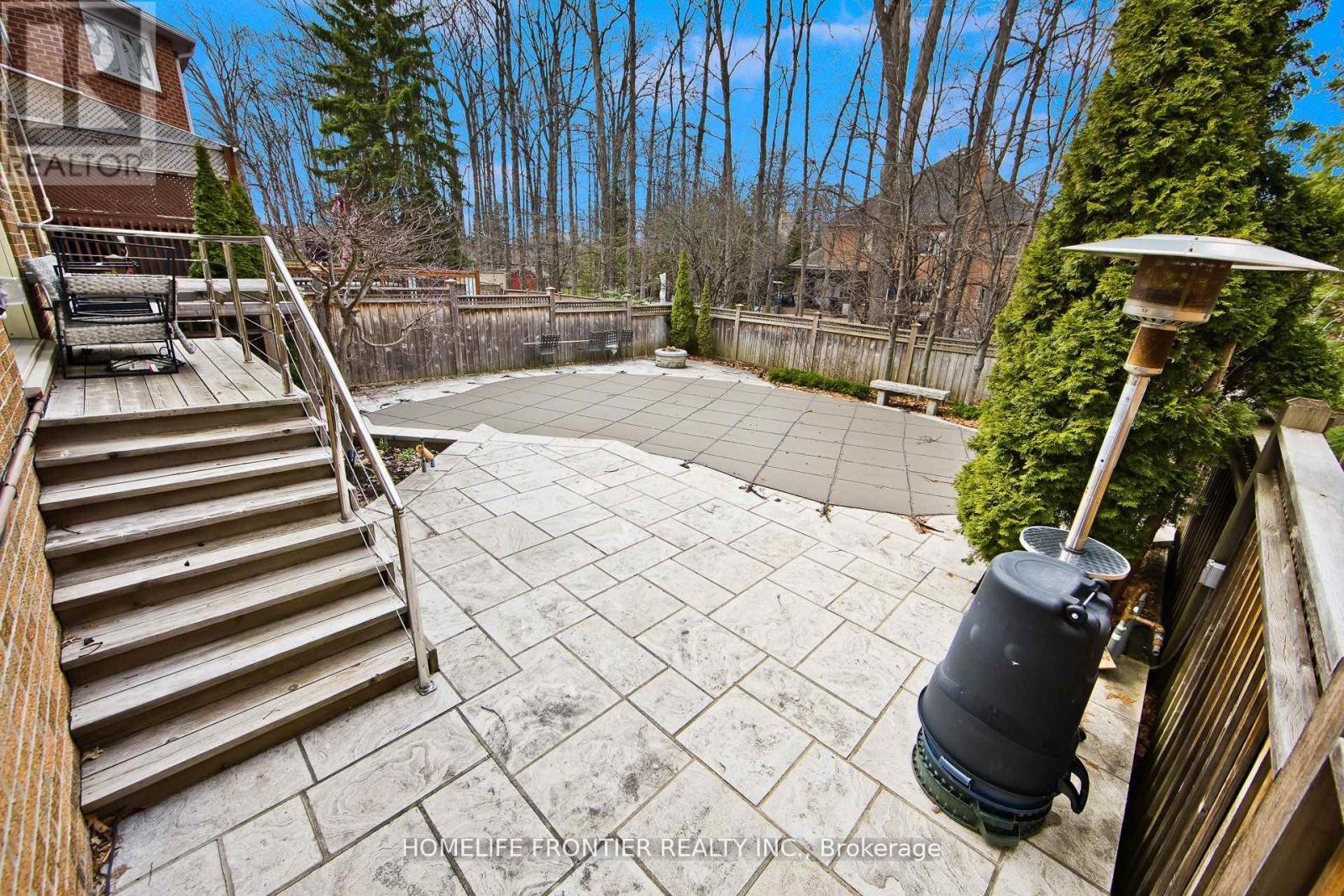 6124 Hardesty Crescent, Mississauga, Ontario  L5V 1B4 - Photo 2 - W13413520