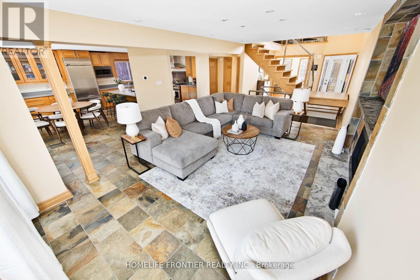 6124 Hardesty Crescent, Mississauga, Ontario  L5V 1B4 - Photo 5 - W13413520