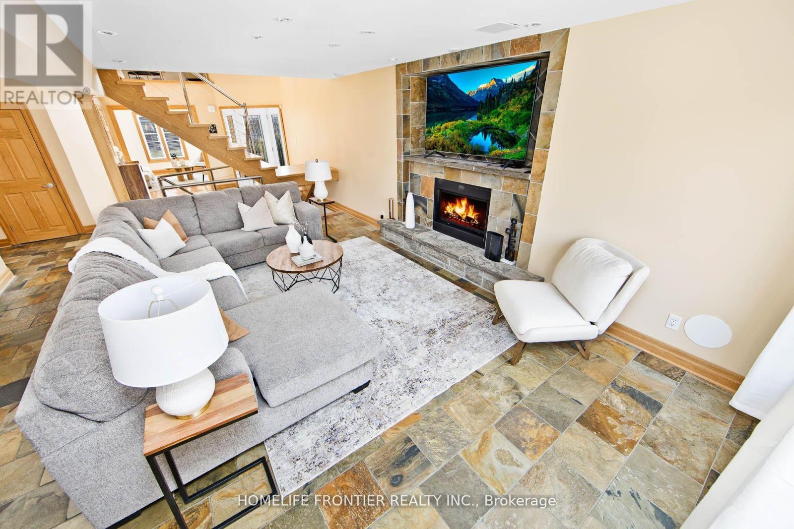 6124 Hardesty Crescent, Mississauga, Ontario  L5V 1B4 - Photo 8 - W13413520