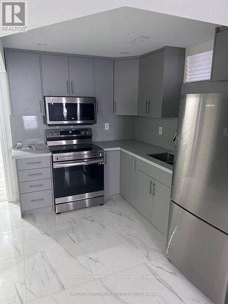 Bsmt - 25 Bookton Street, Brampton, Ontario  L6P 4P3 - Photo 7 - W13413572
