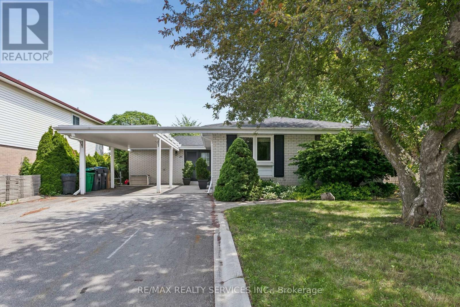 26 WATSON CRESCENT, Brampton, Ontario