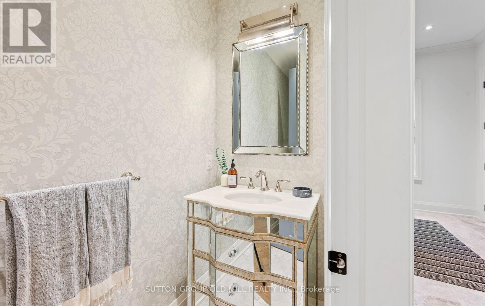 8 Cumberland Drive, Mississauga, Ontario  L5G 3M6 - Photo 22 - W13413698