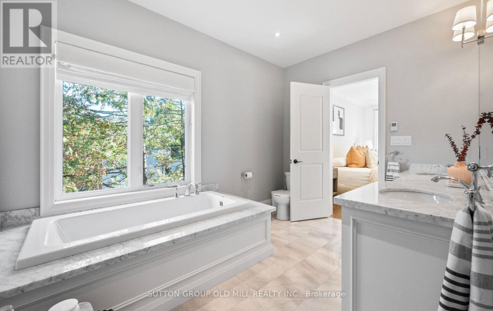 8 Cumberland Drive, Mississauga, Ontario  L5G 3M6 - Photo 33 - W13413698