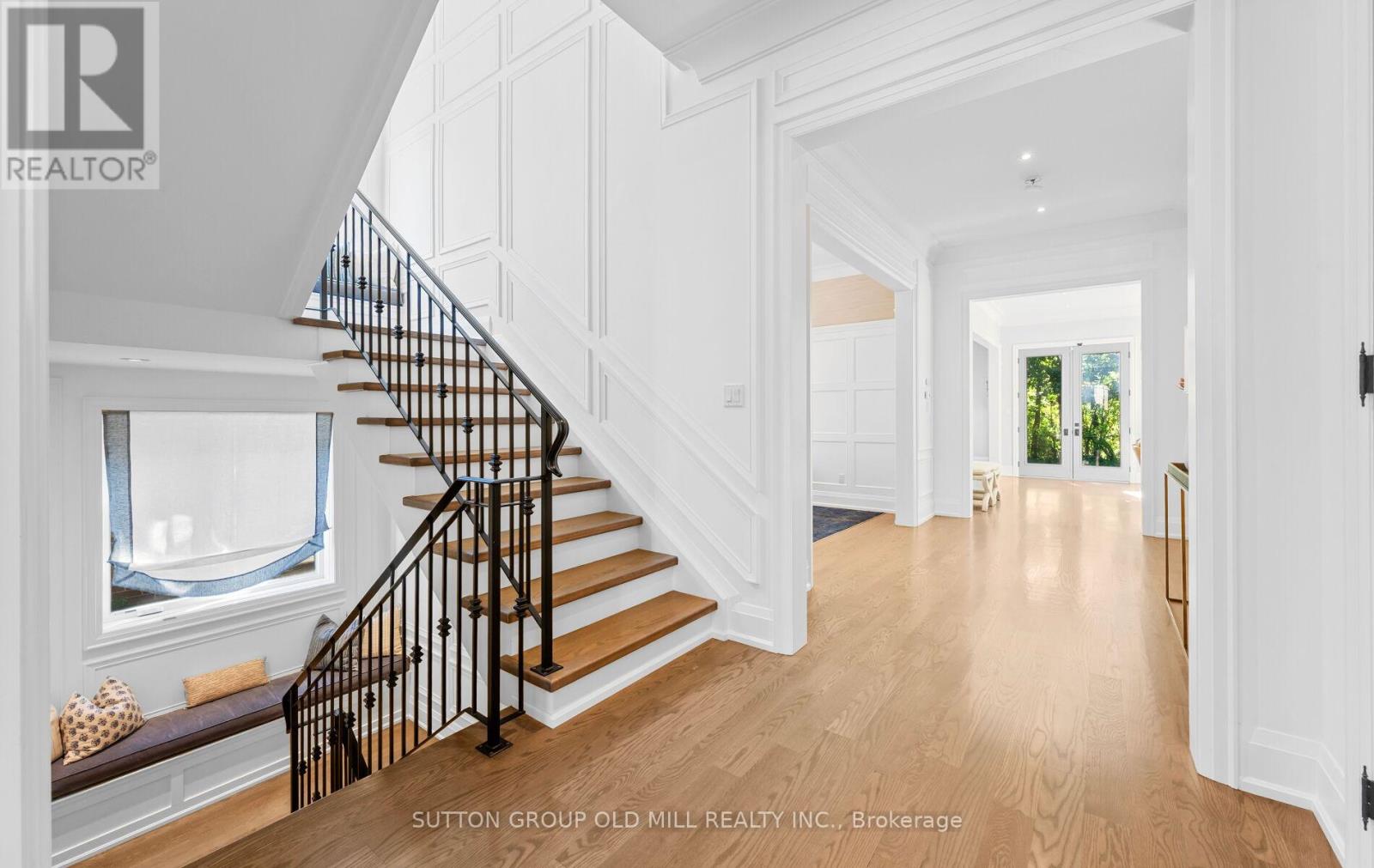 8 Cumberland Drive, Mississauga, Ontario  L5G 3M6 - Photo 8 - W13413698
