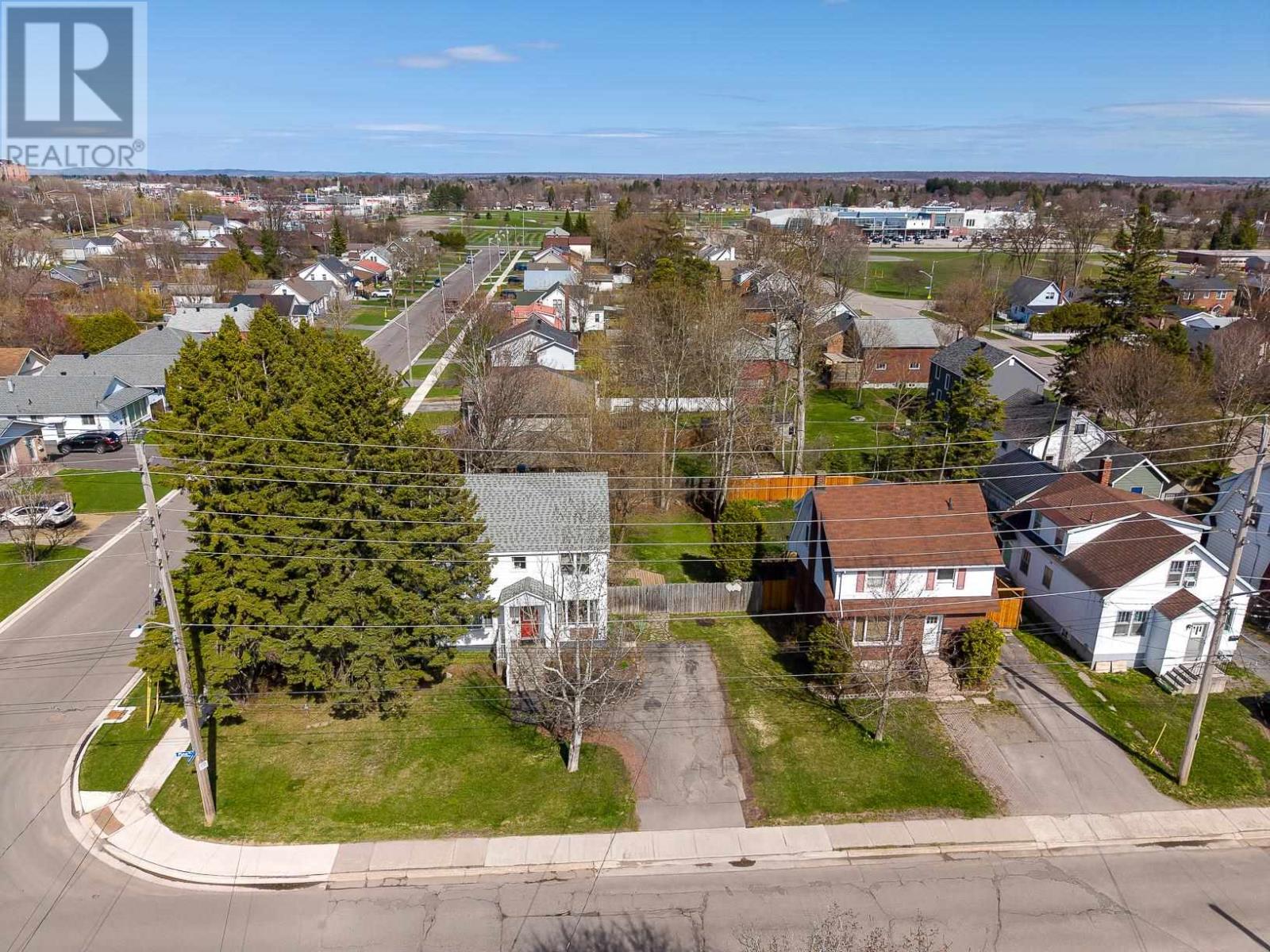 180 Pine St, Sault Ste. Marie, Ontario  P6A 3Y9 - Photo 46 - SM261352