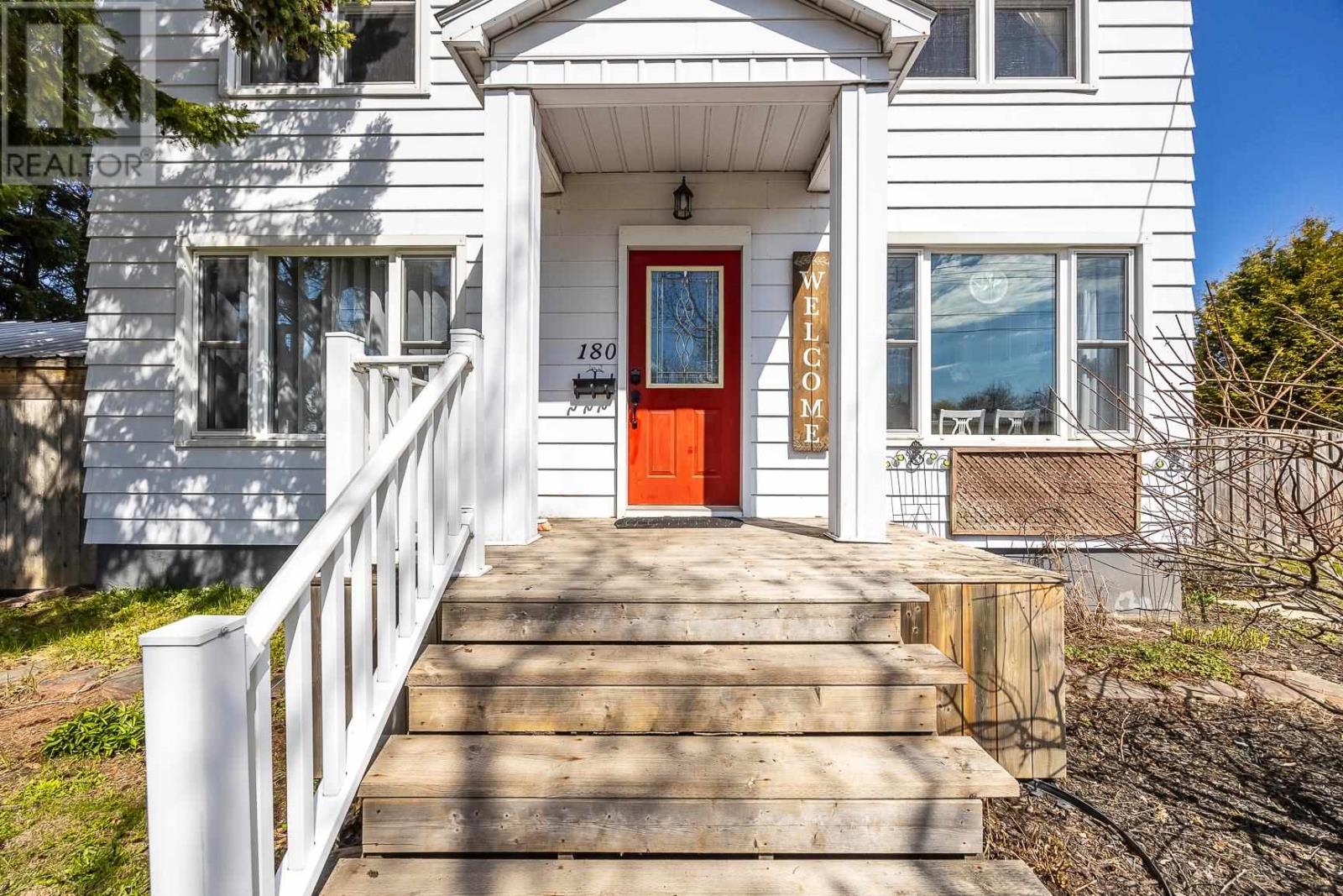 180 Pine St, Sault Ste. Marie, Ontario  P6A 3Y9 - Photo 9 - SM261352