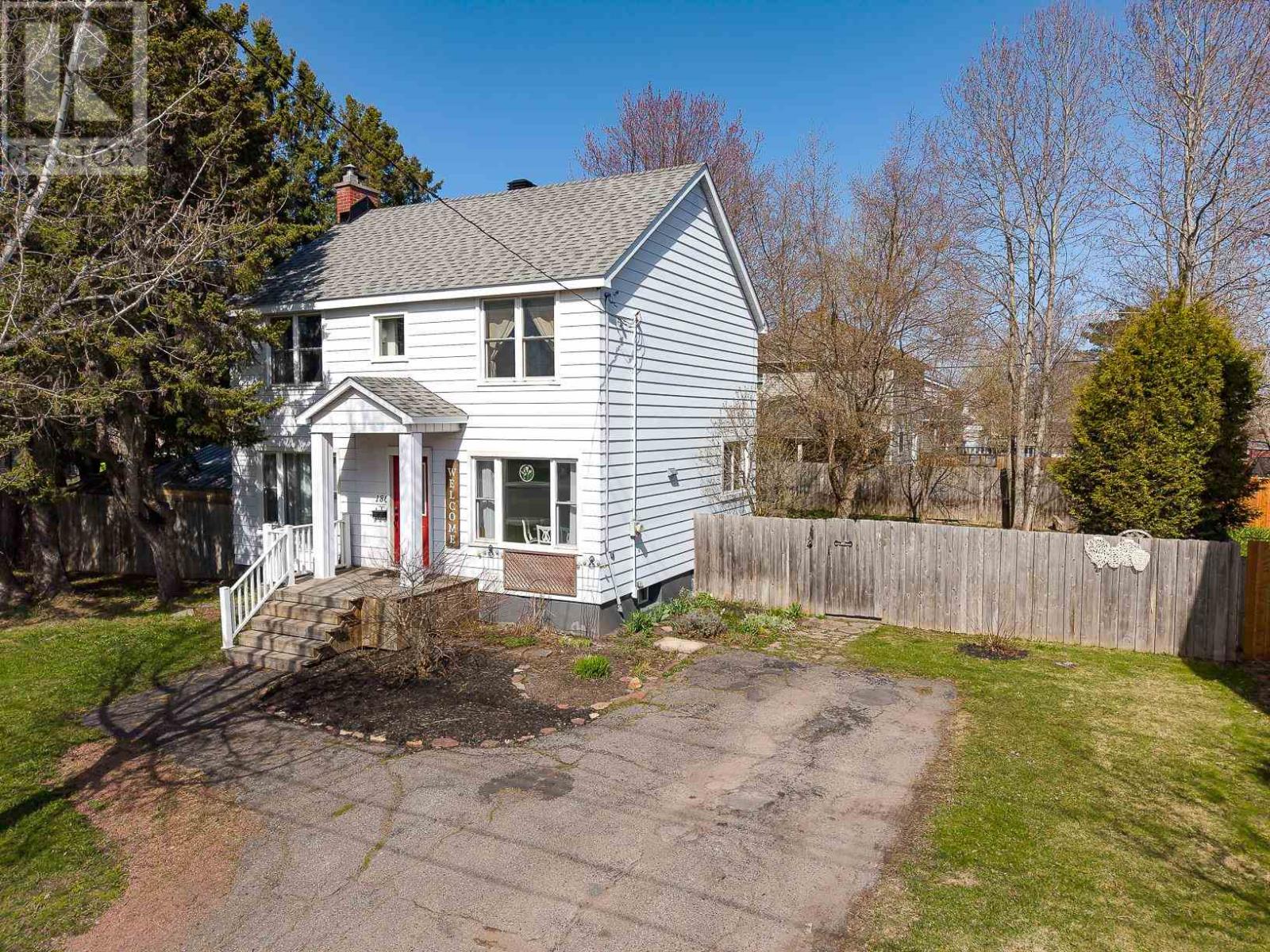 180 Pine St, Sault Ste. Marie, Ontario  P6A 3Y9 - Photo 6 - SM261352