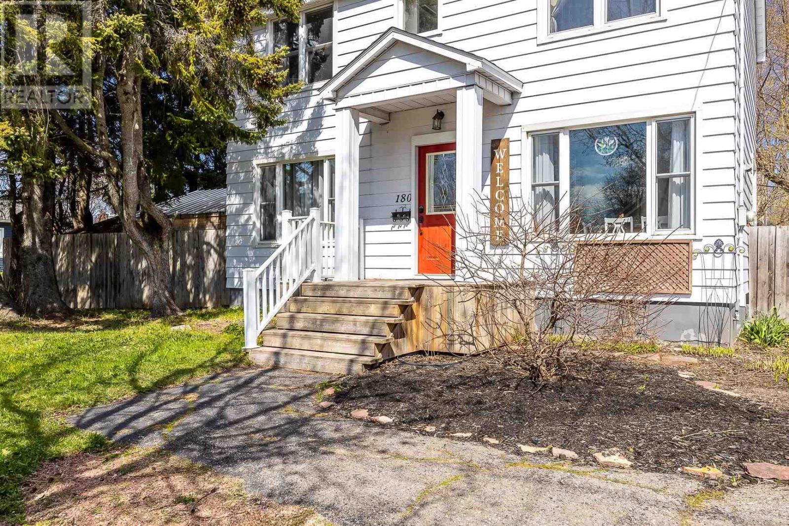 180 Pine St, Sault Ste. Marie, Ontario  P6A 3Y9 - Photo 7 - SM261352