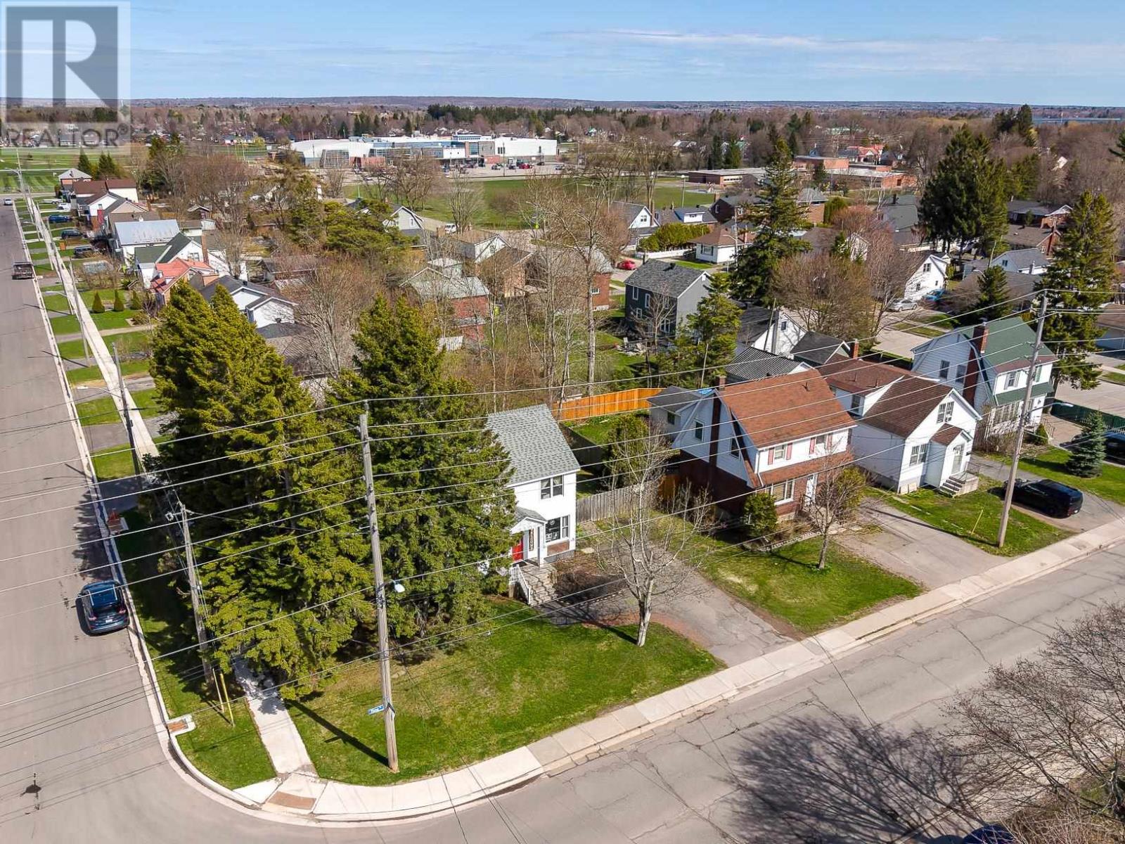 180 Pine St, Sault Ste. Marie, Ontario  P6A 3Y9 - Photo 48 - SM261352