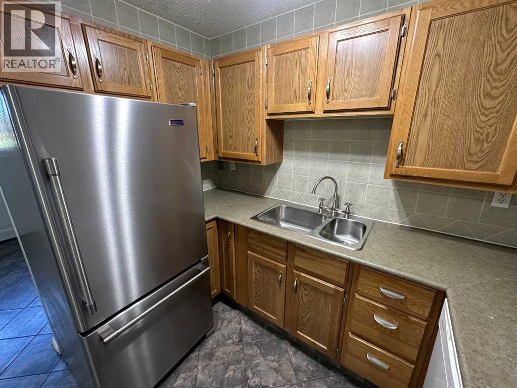 102, 7031 Gray Drive, Red Deer, Alberta  T4P 2B1 - Photo 3 - A2311256