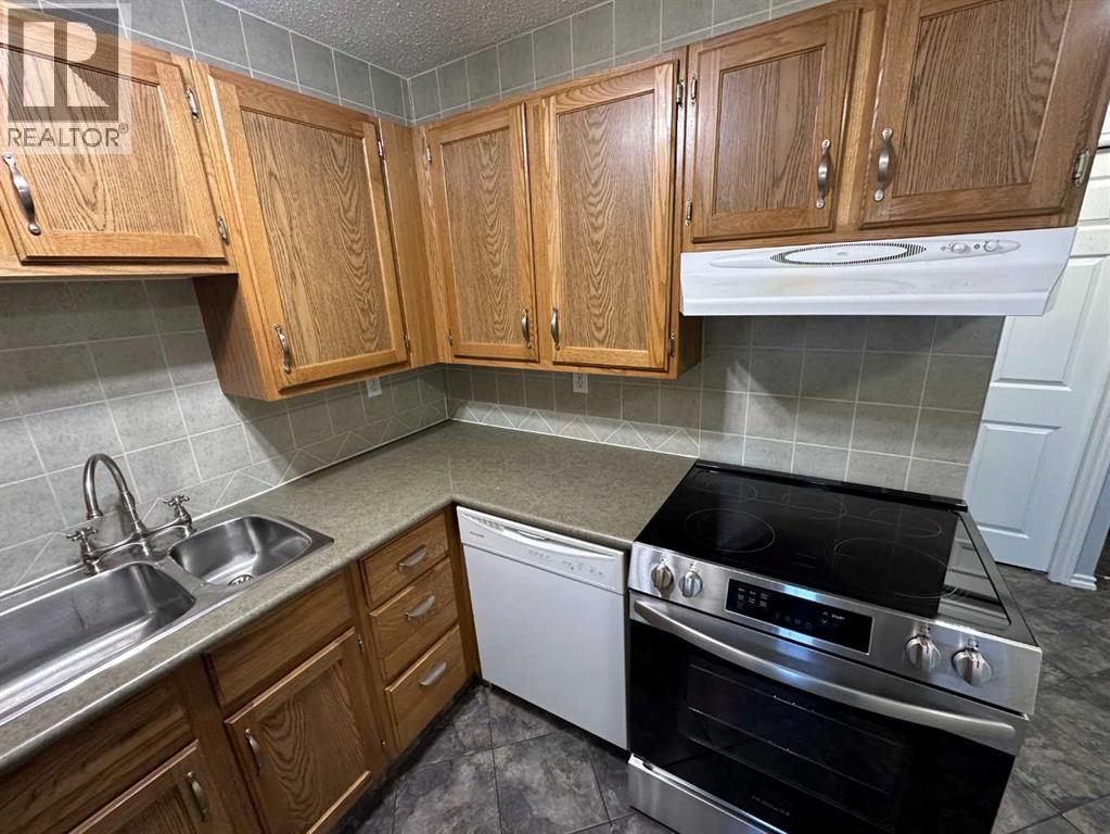 102, 7031 Gray Drive, Red Deer, Alberta  T4P 2B1 - Photo 4 - A2311256