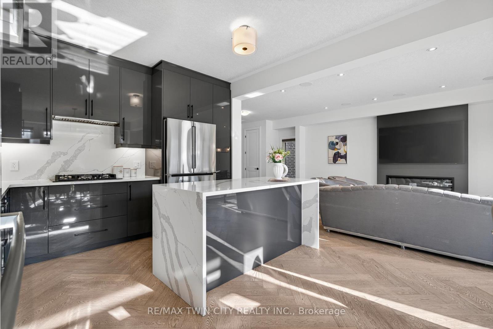 296 Raspberry Place, Waterloo, Ontario  N2V 0H3 - Photo 16 - X13413392