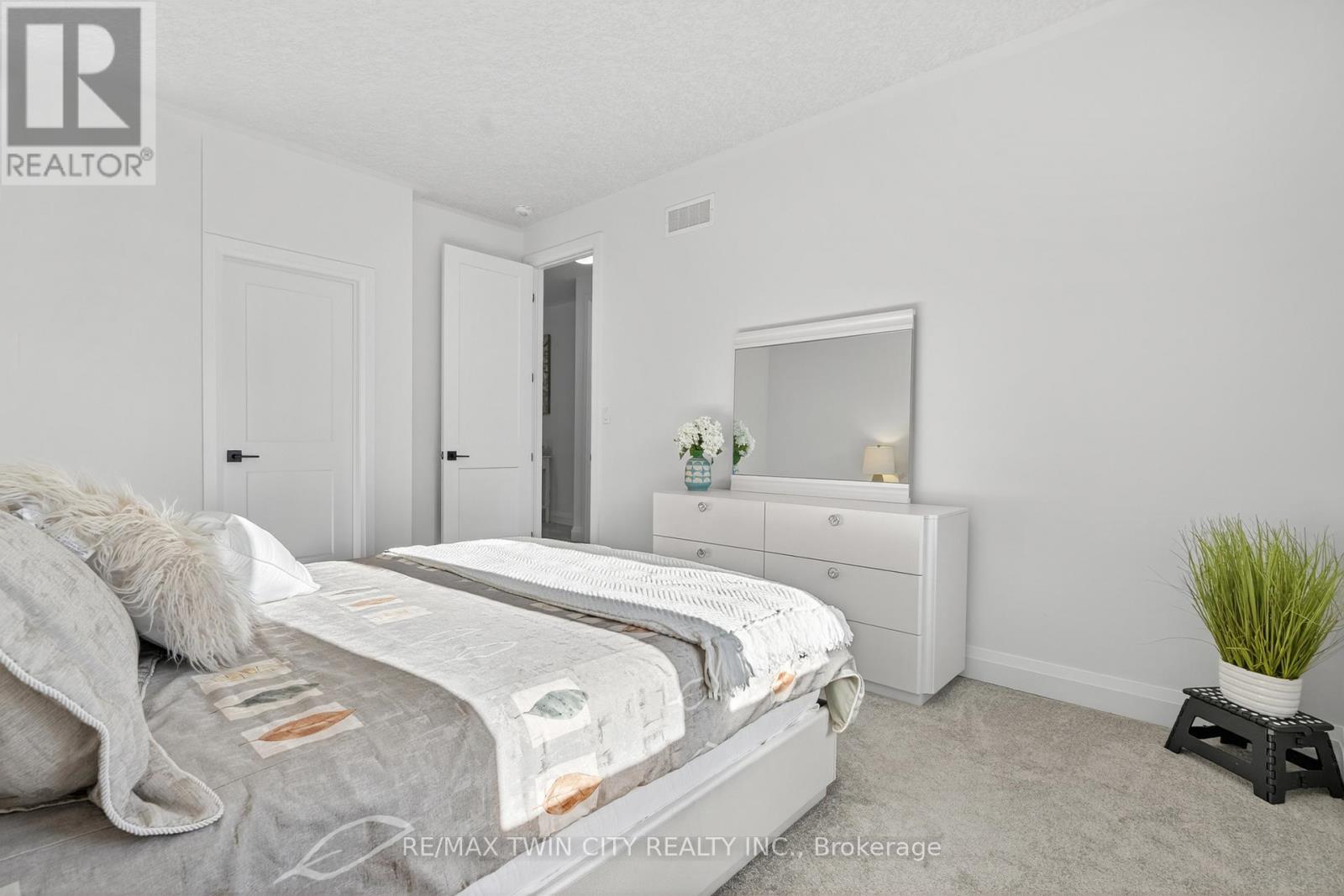 296 Raspberry Place, Waterloo, Ontario  N2V 0H3 - Photo 33 - X13413392