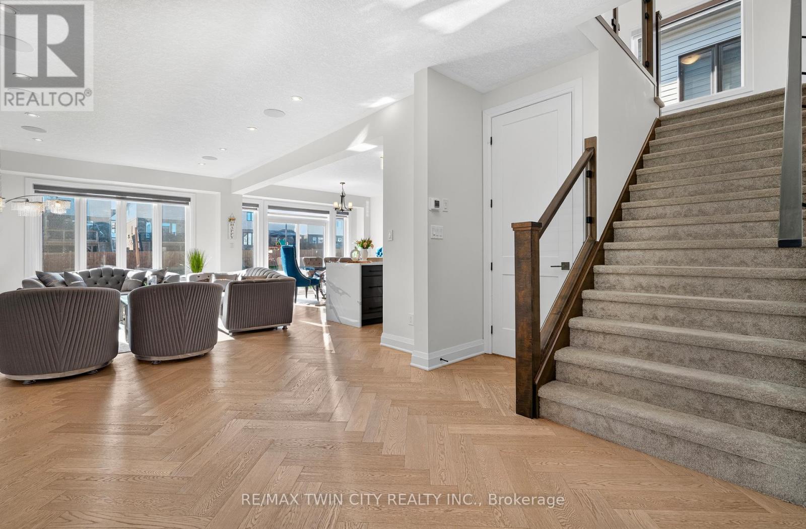 296 Raspberry Place, Waterloo, Ontario  N2V 0H3 - Photo 5 - X13413392