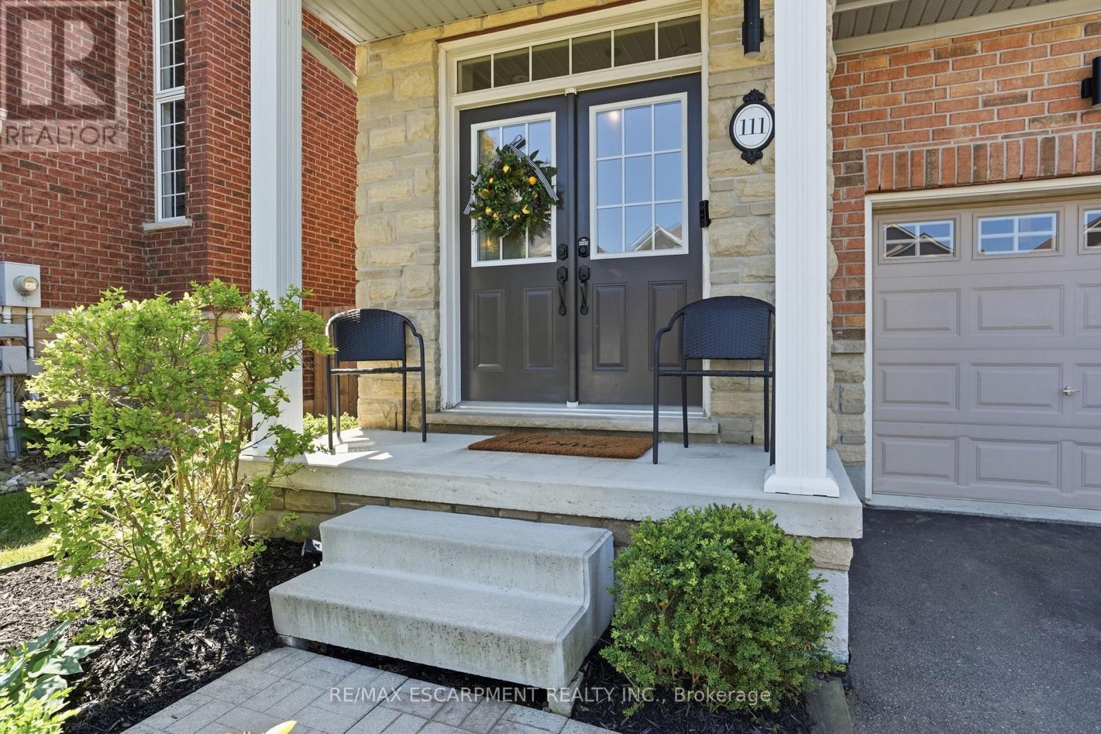 111 Greenstem Crescent, Hamilton, Ontario  L8E 0A8 - Photo 2 - X13413422