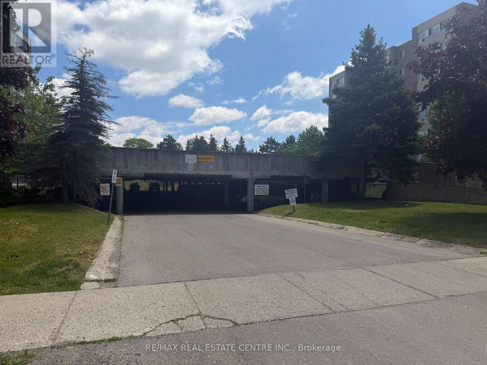 804 - 65 Highland Crescent, Kitchener, Ontario  N2M 5M8 - Photo 3 - X13413700