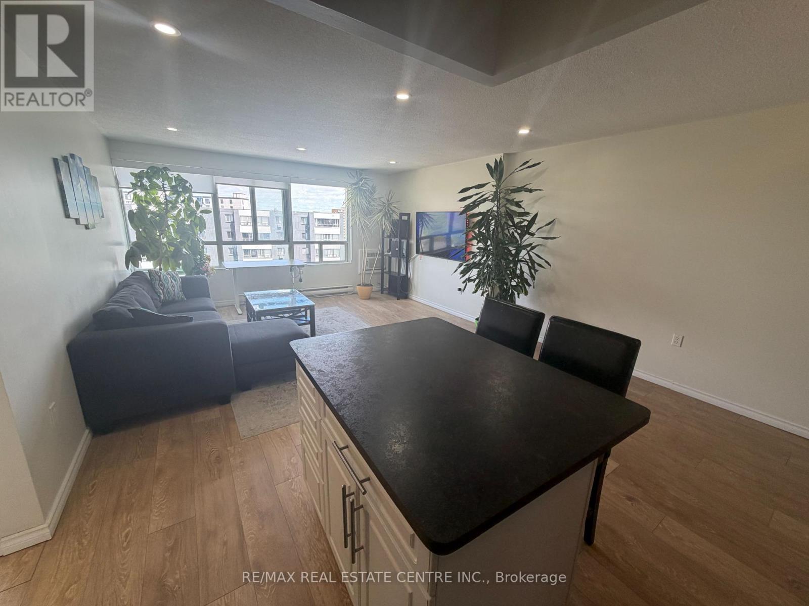 804 - 65 Highland Crescent, Kitchener, Ontario  N2M 5M8 - Photo 8 - X13413700