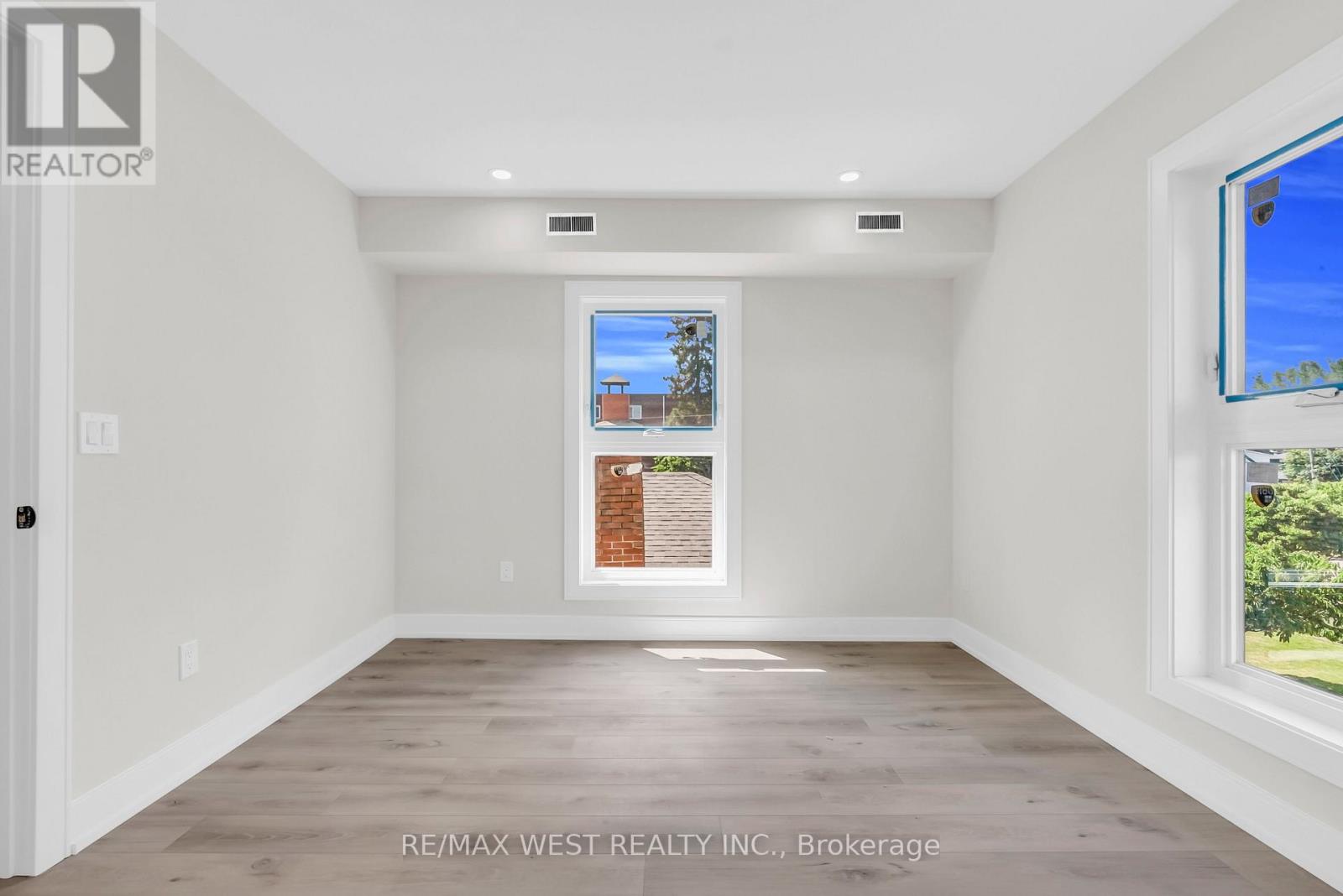 36 Park Road S, Oshawa, Ontario  L1J 4G8 - Photo 30 - E13208390