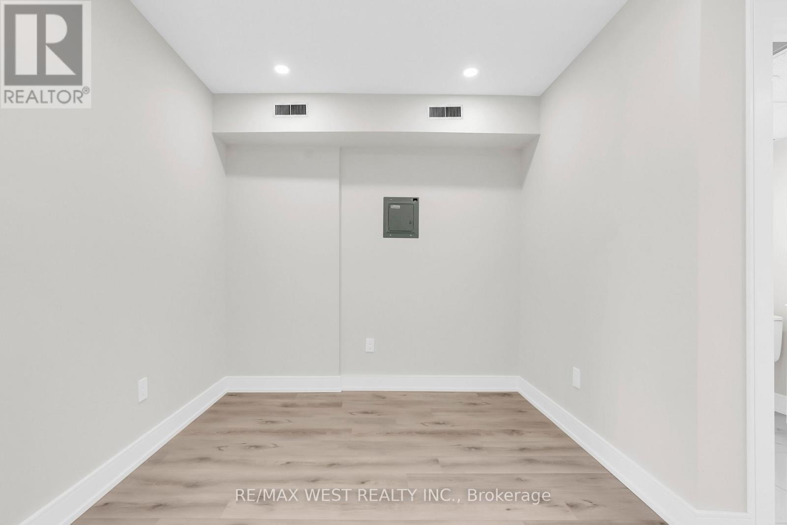 36 Park Road S, Oshawa, Ontario  L1J 4G8 - Photo 25 - E13208390