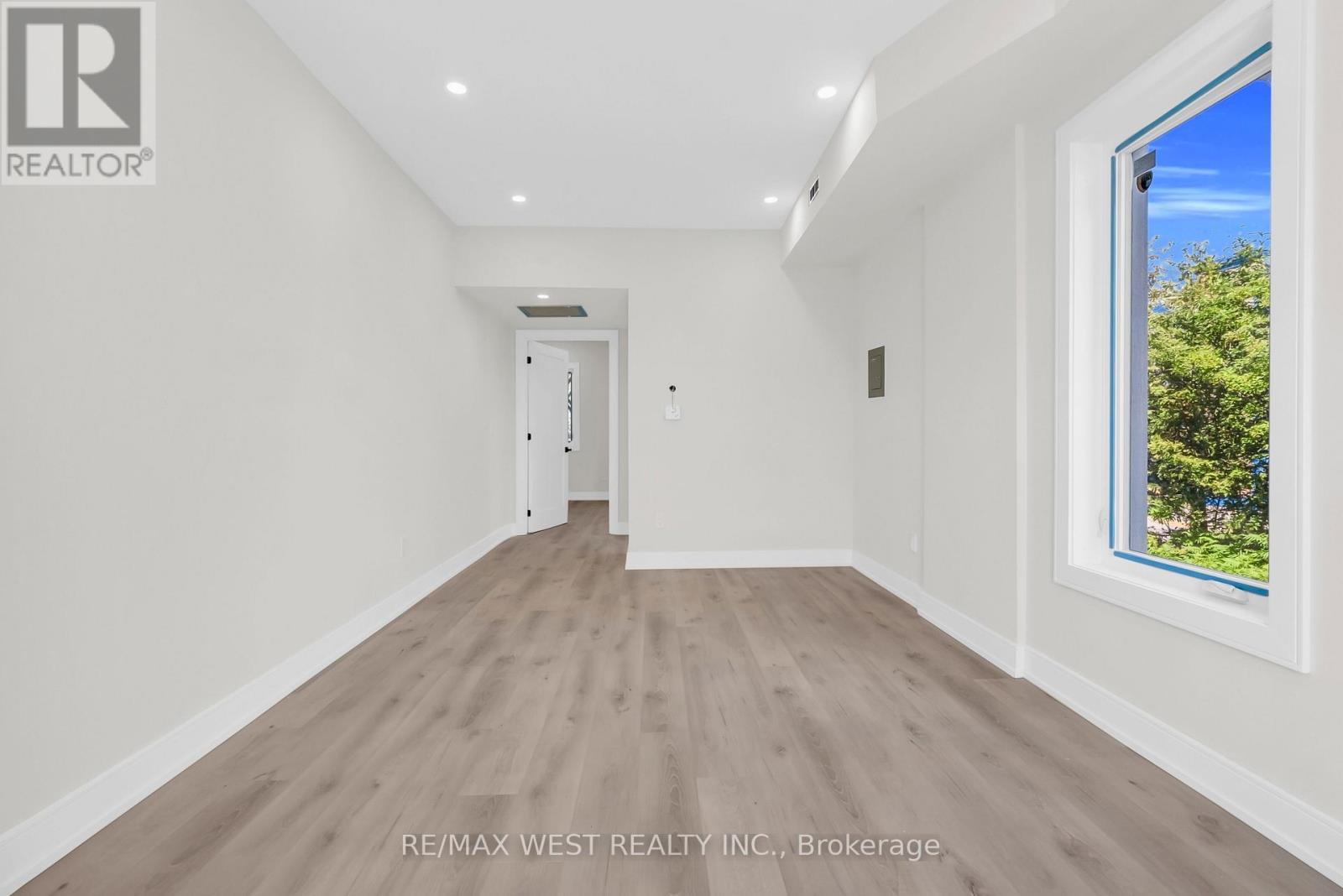 36 Park Road S, Oshawa, Ontario  L1J 4G8 - Photo 8 - E13208390