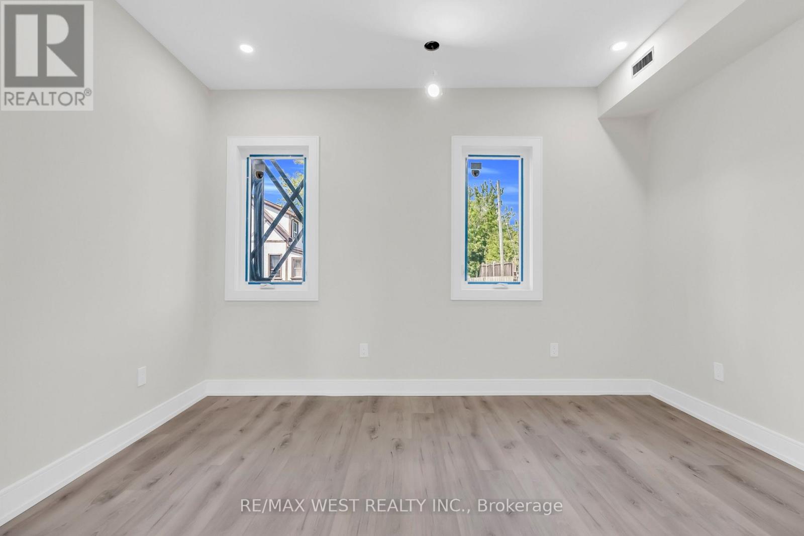 36 Park Road S, Oshawa, Ontario  L1J 4G8 - Photo 10 - E13208390