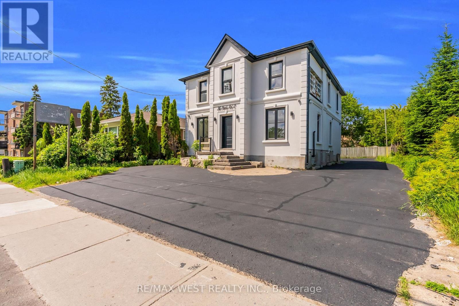 36 Park Road S, Oshawa, Ontario  L1J 4G8 - Photo 3 - E13208390