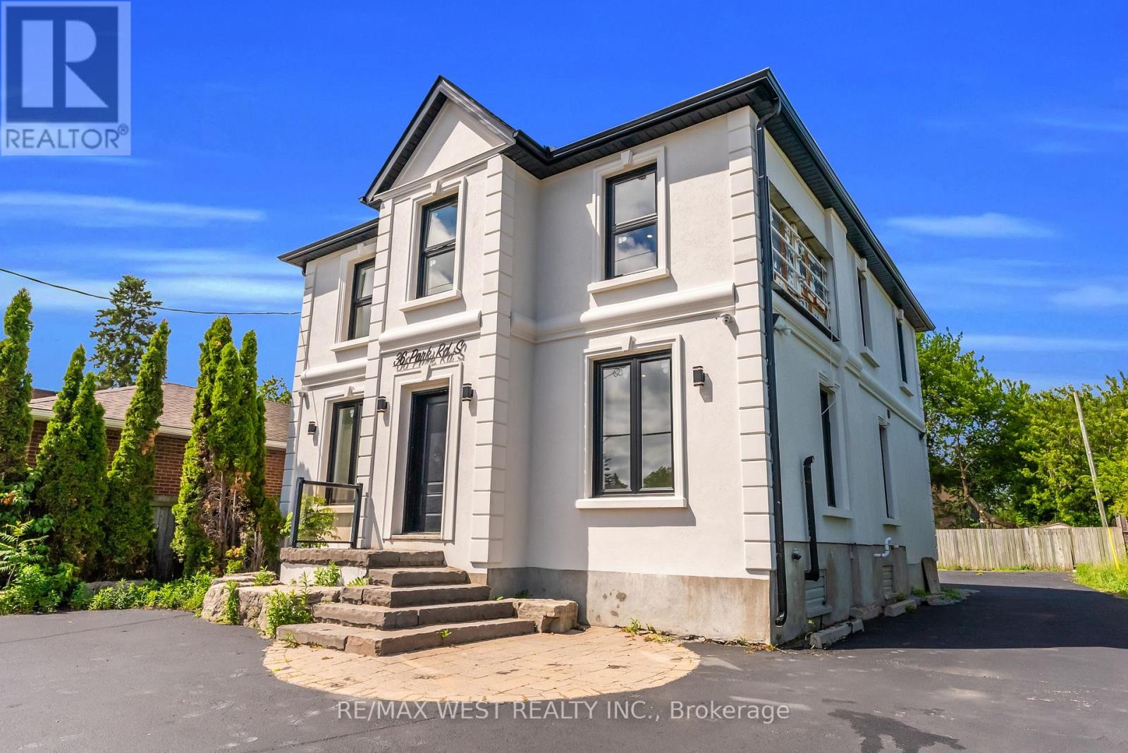 36 Park Road S, Oshawa, Ontario  L1J 4G8 - Photo 2 - E13208390