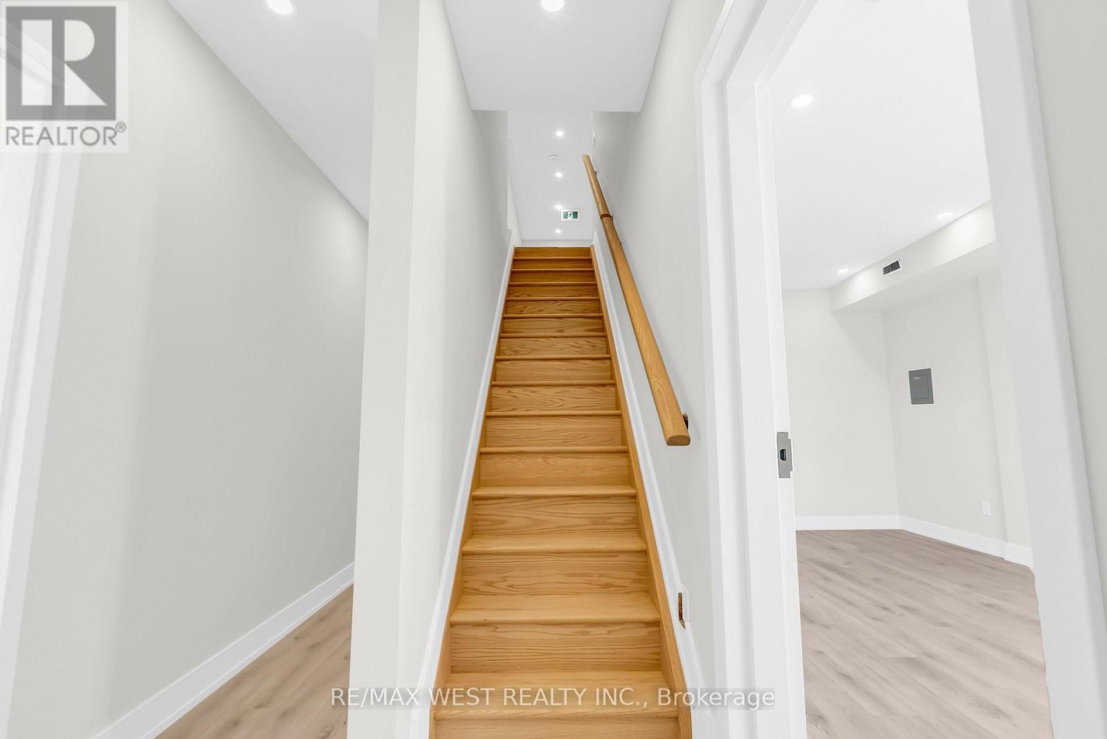 36 Park Road S, Oshawa, Ontario  L1J 4G8 - Photo 21 - E13208390