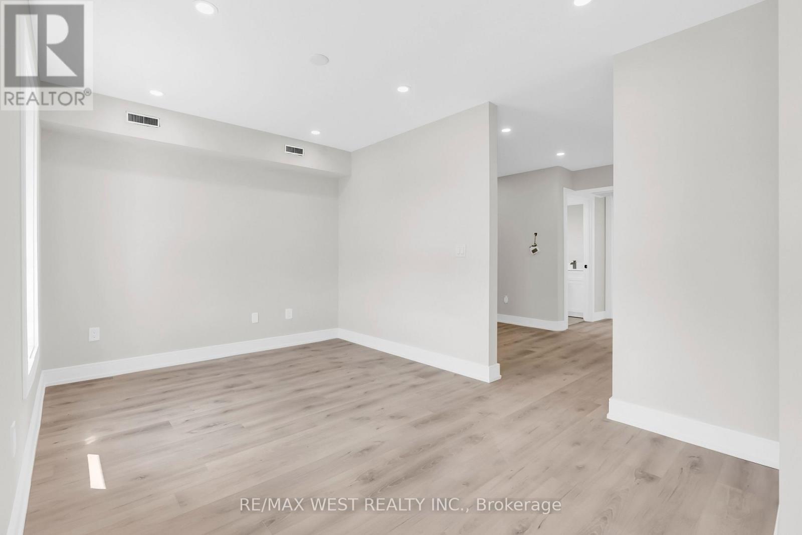36 Park Road S, Oshawa, Ontario  L1J 4G8 - Photo 27 - E13208390
