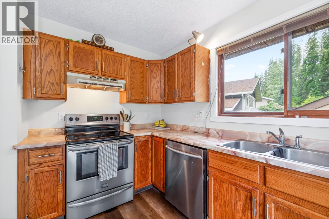 1241 Pinyon Road, Sparwood, British Columbia  V0B 2G0 - Photo 4 - 10390598