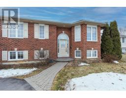 6 CHISHOLM SQUARE, Belleville, Ontario