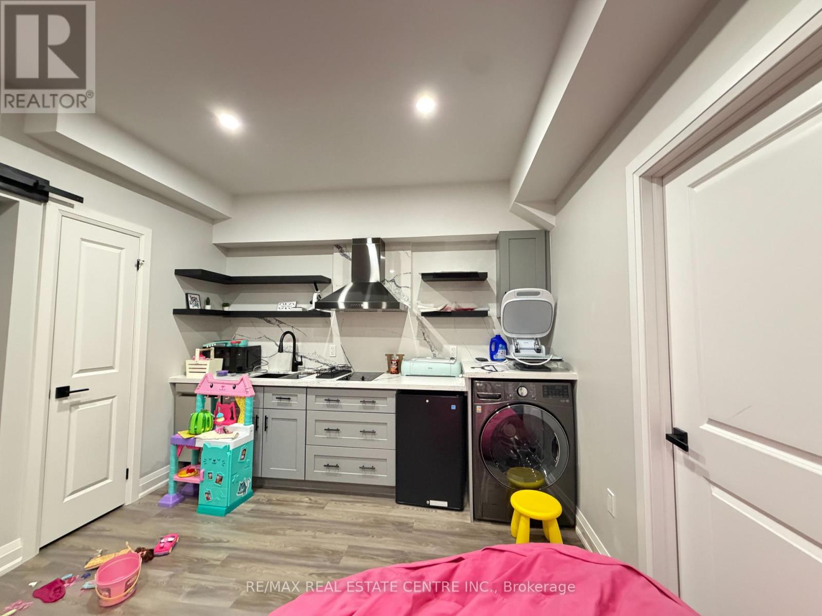 Bsmt - 1192 Stag Hollow, Oakville, Ontario  L5M 5M4 - Photo 5 - W13410380