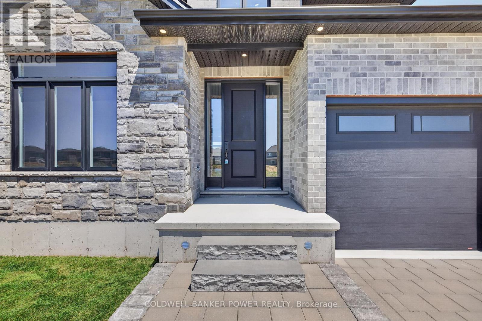 36 Kelly Drive, Zorra, Ontario  N0M 2M0 - Photo 3 - X13414034