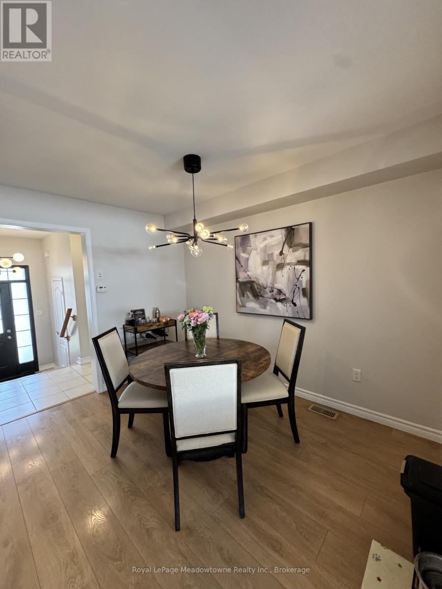 178 West Oak Trail, Kitchener, Ontario  N2R 0J3 - Photo 3 - X13414162