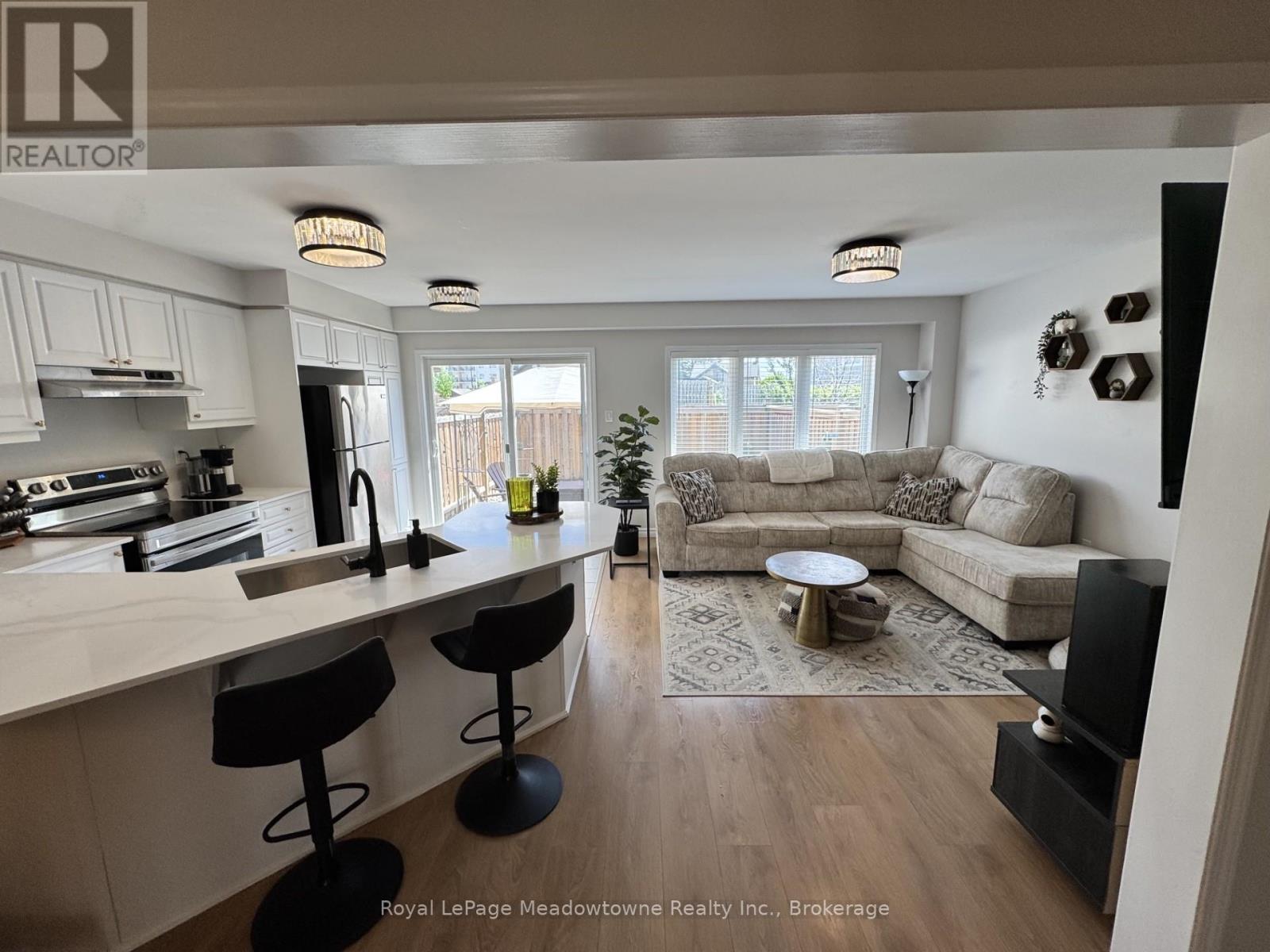 178 West Oak Trail, Kitchener, Ontario  N2R 0J3 - Photo 4 - X13414162