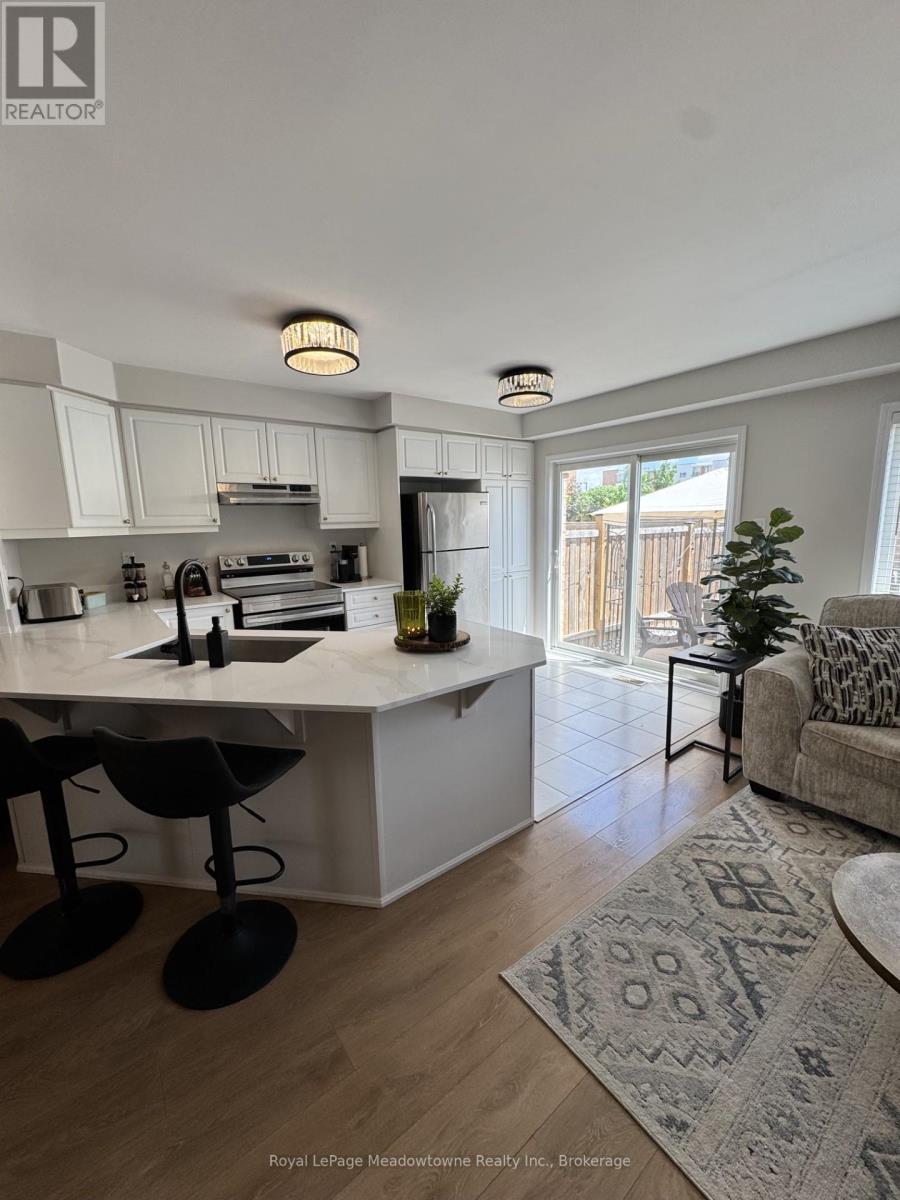 178 West Oak Trail, Kitchener, Ontario  N2R 0J3 - Photo 5 - X13414162