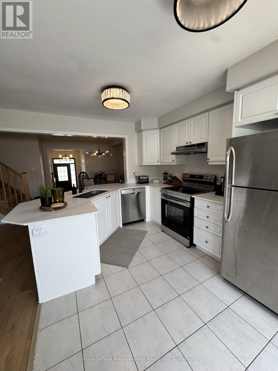 178 West Oak Trail, Kitchener, Ontario  N2R 0J3 - Photo 6 - X13414162