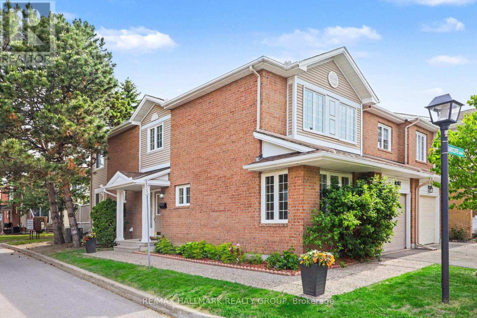 27 SANDCLIFFE TERRACE, Ottawa, Ontario